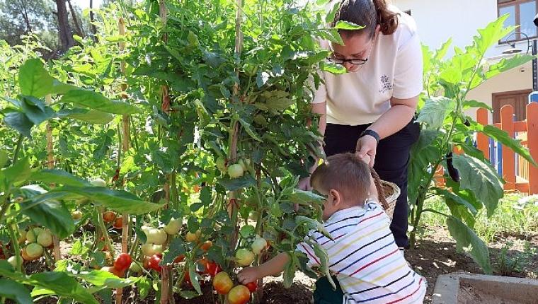 Başkan Çerçioğlu'nun Öncülüğünde Otizm Destek Merkezlerinde İlk Ders Doğa Sevgisi