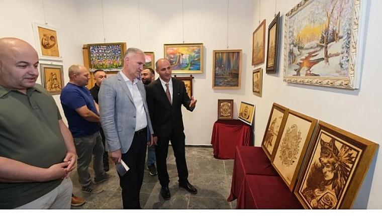 Yüksel Kılıçoğlu'nun Kişisel Resim Sergisi İnegöl Kent Müzesi'nde Açıldı