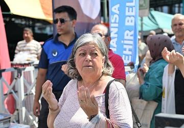 Manisa Büyükşehir'den Perşembe Pazarı'nda 2 Bin Kişiye Aşure İkramı