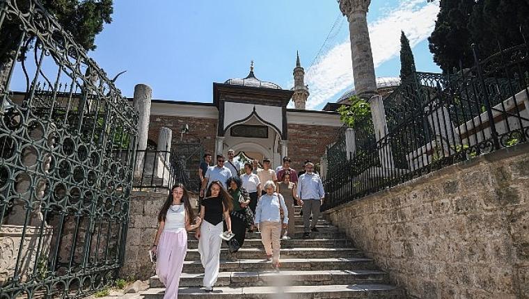 Osmangazi'de Gençler Tanpınar'ın İzinde Bursa'yı Keşfetti