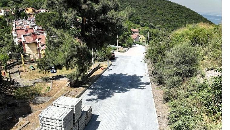 Gölcük Halıdere'de 3 sokakta parke yollar yenilendi
