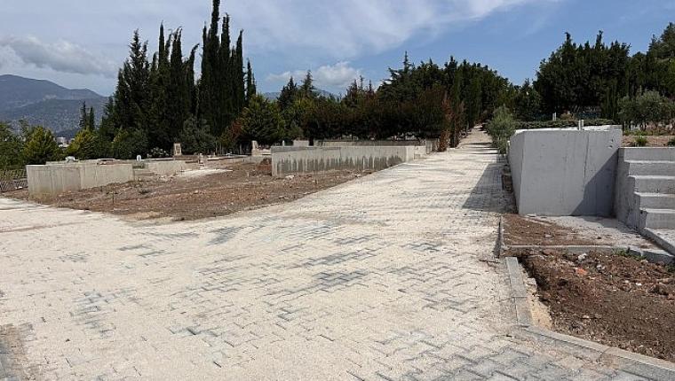 Büyükşehir ekiplerinden ilçe mezarlıklarında çalışma
