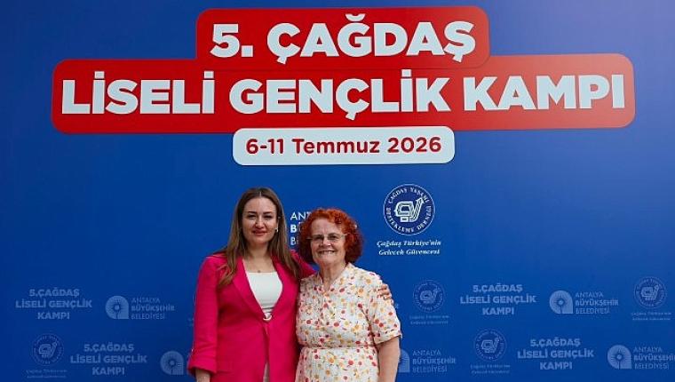 Başkan Vekili Özdemir 5. Çağdaş Liseli Gençlik Kampını ziyaret etti