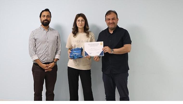 Beyaz Kalpler'de mezuniyet heyecanı