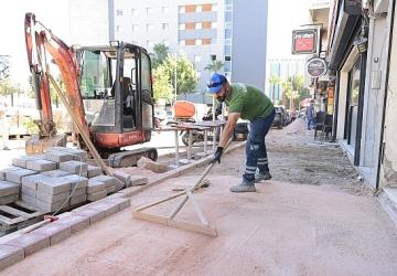 Alsancak sokakları yenilenmeye devam ediyor