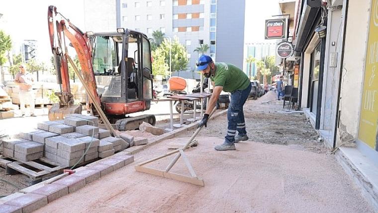 Alsancak sokakları yenilenmeye devam ediyor