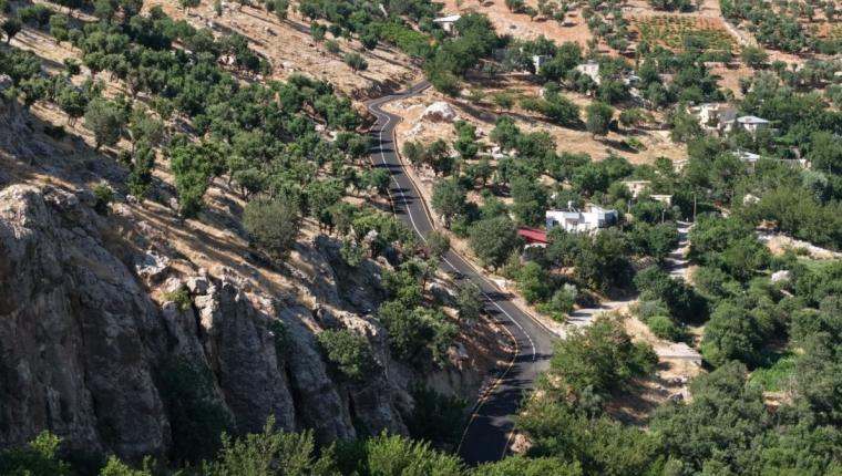 Kahta Alidam Köyü’nde sıcak asfalt çalışmaları sürüyor - Videolu Haber