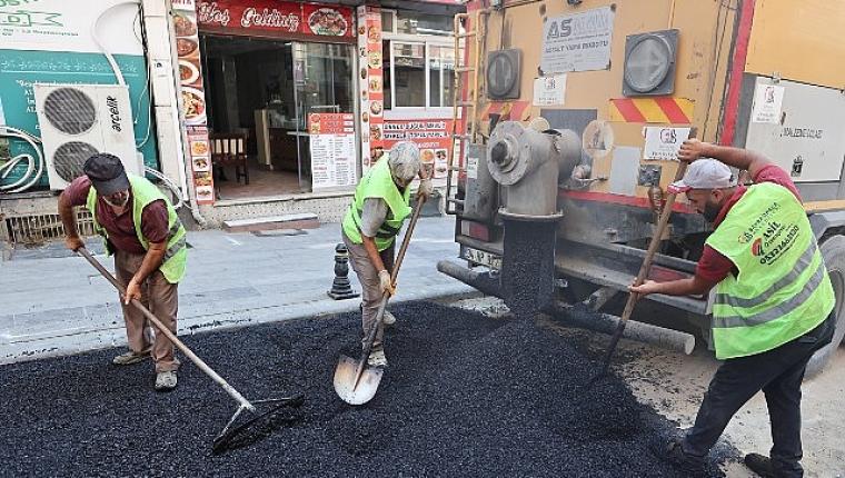Başkan Vekili Akın, Bağlar Caddesi'ndeki yenileme çalışmalarını yerinde inceledi