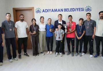 Başkan Tutdere başarılı sporcuları kabul etti