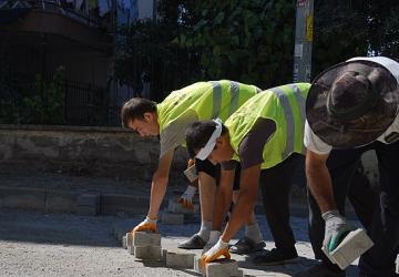 Ayvalık'ta Aynı Anda Altı Noktada Yol Yapım Çalışması