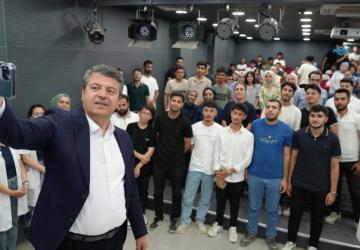 Tutdere’nin eğitimde fırsat eşitliği hamlesi başarı getirdi: AKEM’de 30 öğrenci ilk 30 binde - Videolu Haber