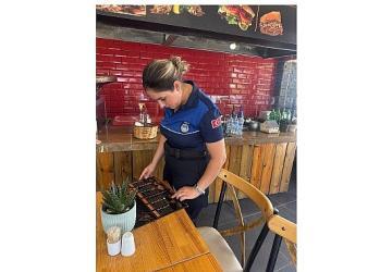 Kemer'de kafe ve restoranlarda denetim