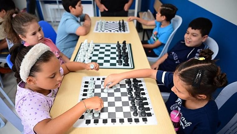 Aydın Büyükşehir Belediyesi'nin Satranç Eğitimleri Sürüyor