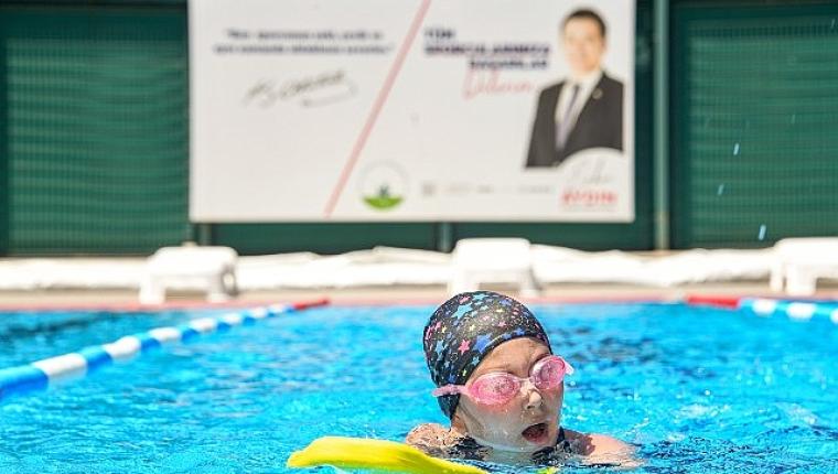 Osmangazi'de Çocuklar Geleceğe Kulaç Atıyor