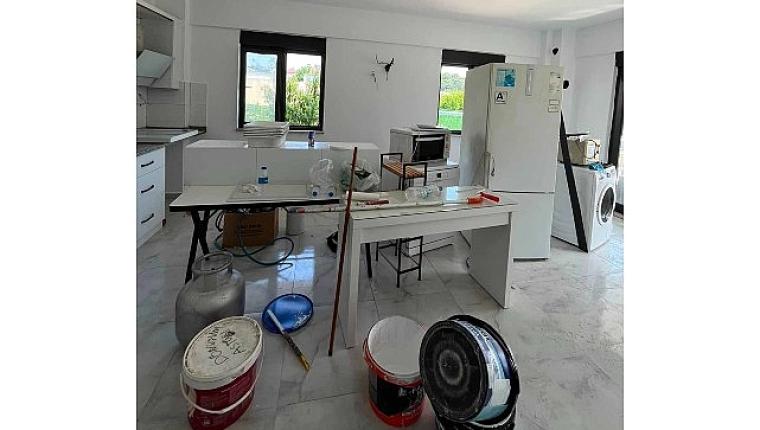 Evi yanan vatandaşa Kemer Belediyesi'nden destek