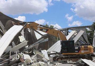 Nilüfer'de toplam 3 bin 300 metrekarelik 3 kaçak yapı yıkıldı