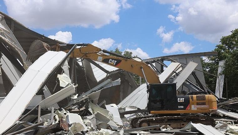 Nilüfer'de toplam 3 bin 300 metrekarelik 3 kaçak yapı yıkıldı