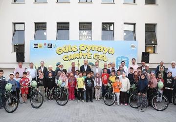 Başkan Altay “Güle Oynaya Camiye Gel" Projesi Kapsamında Çocukların Sabah Namazı Coşkusuna Eşlik Etti