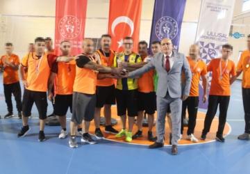 ‘Dünya Voleybol Günü’nde hükümlü, tutuklu ve kurum personeli aynı sahada buluştu