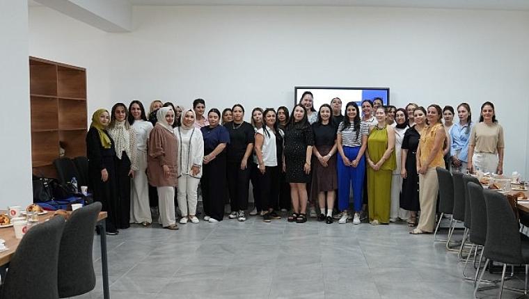 Ailelere Yönelik "Ergenlik Dönemini Anlamak" Semineri Düzenlendi