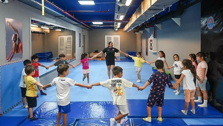 Maltepe Belediyesi Yaz Spor Kursları'yla sporda fırsat eşitliğini destekliyor
