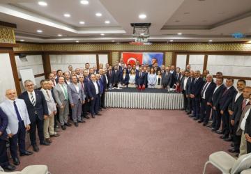 Özgür Özel: ‘Seçilmiş il başkanlarımız tarihî bir duruş gösteriyor’