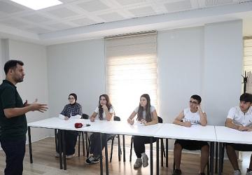 Osmangazi'den Gençlerin Geleceğine Ücretsiz Eğitim Desteği