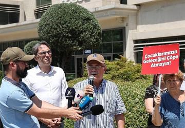 Katı atık tesisine karşı 5 binden fazla imza Büyükşehir'e teslim edildi