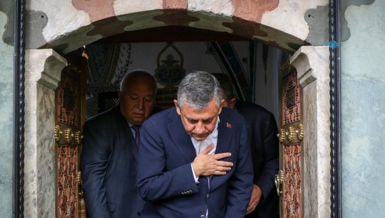 YENİ Parti kuruldu: Özgür Özel Hacı Bayram-ı Veli Camii’nden Birinci Meclis’e yürüdü