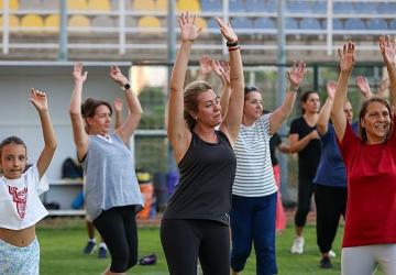 Zumba ve pilates dersleri şimdi Buca Arena Stadı'nda