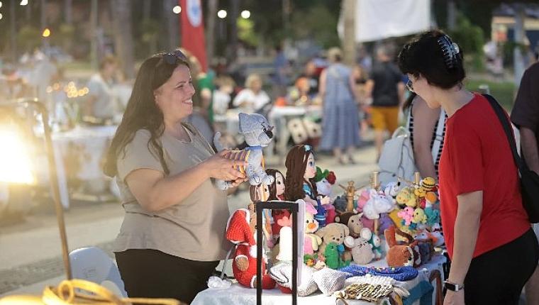 Konak'ın Gece Kermesi ile 150 kadının emeği kazanca dönüşüyor