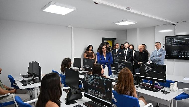 Antalya Dijital Gençlik Merkezi (DİGEM) açıldı