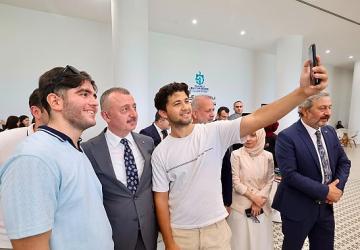 Bakan Çiftçi'den Alev Alatlı Kütüphanesi'ne tam not; “Yeter ki siz okuyun, çalışın"