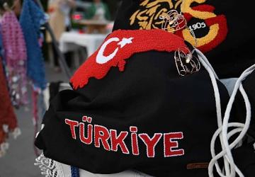Kemer'de "Üreten ev hanımları" kermesi