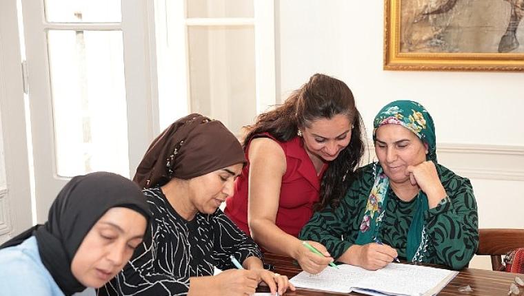 Konaklı kadınların okuma azmi örnek oldu