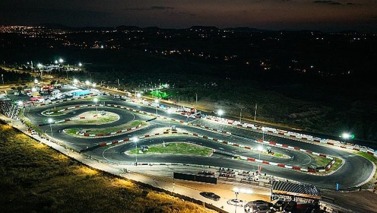 Işıklar Altında Adrenalin Dolu Hafta Sonu
