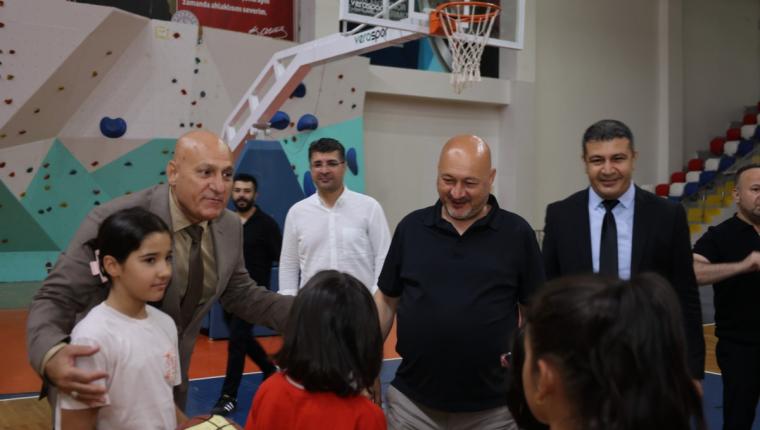 AK Parti Milletvekili Kurt: Gençliğe ve spora desteğimiz sürecek