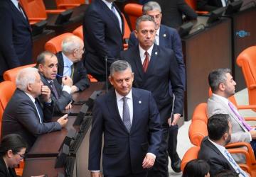 Özel’den ‘Çerçeve Yasa’ savunması: ‘Erdoğan karşıtlığı nedeniyle yıllardır savunduğumuz görüşün tersini yapamayız’