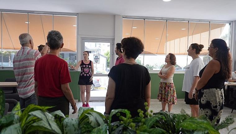 Bağlarbaşı Emekli Dayanışma Evi'nde tiyatro heyecanı