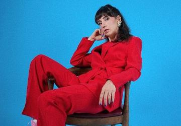 Aslı Demirer 2 yıl aradan sonra yeni single'ı 'Durur Bütün Dünya' ile geri dönüyor