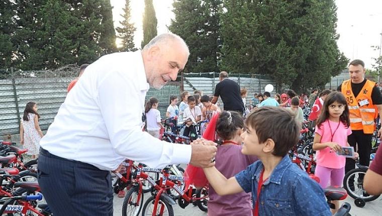 Arabeskin Usta İsmi Cansever Gözyaşları Arasında Son Yolculuğuna Uğurlandı