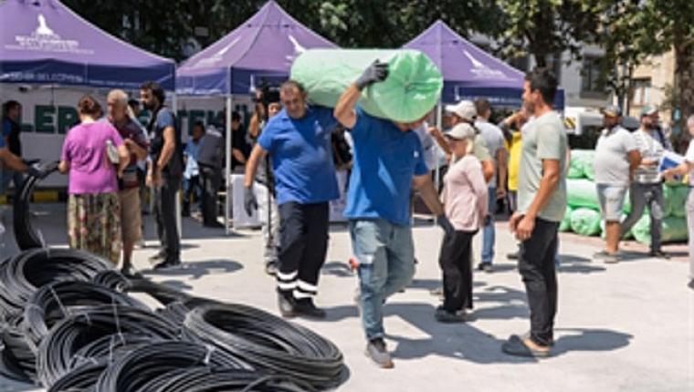 Büyükşehir'den domates ve çilek üreticisine iklim zırhı