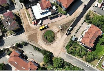 Gölcük'te Ergenekon Caddesi kavşağı yenileniyor