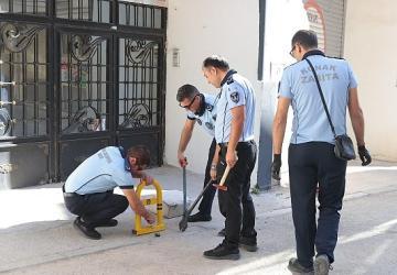 Konak'ta kaldırım ve yol işgallerine geçit yok