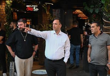 Başkan Eşki'den, Bornova'nın kalbinde sabah temizliği