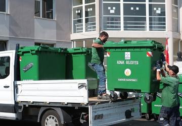 Konak'ın sokakları yeni konteynerlerine kavuştu