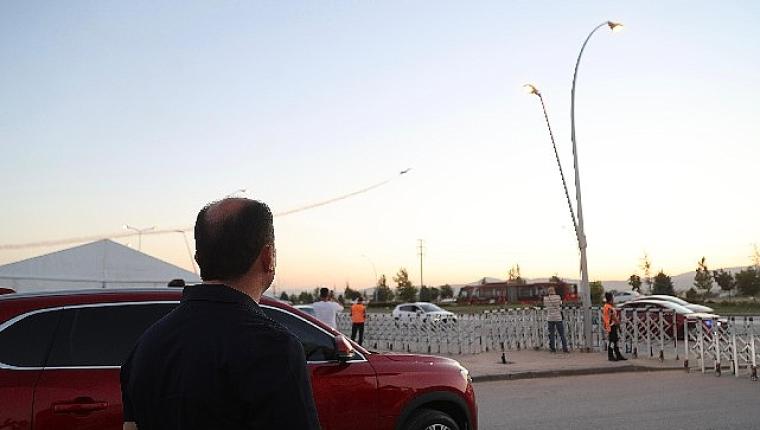 Başkan Altay, Konya Bilim Festivali'nde Türk Yıldızları'nın Muhteşem Gösterisini Vatandaşla Birlikte İzledi