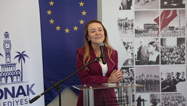 Genç kadınlar sesini Konak'tan yükseltti