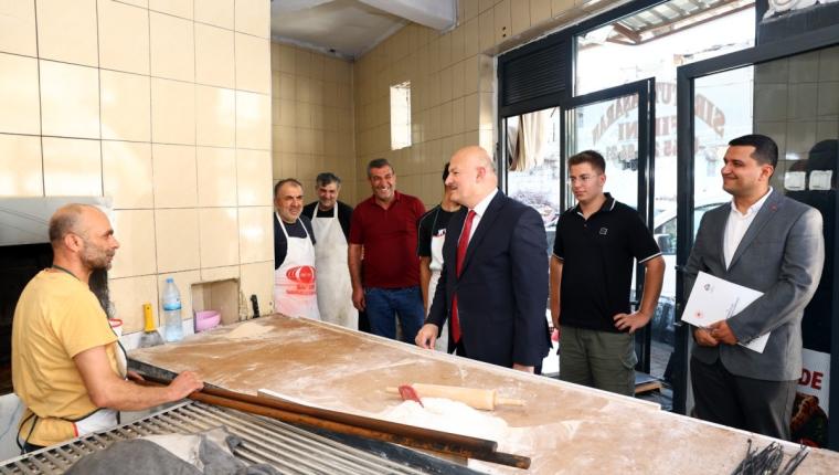 Vali Abdullah Küçük Sıratut Mahallesi esnaflarıyla buluştu