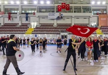 İzmir'de zeybek bilmeyen kalmayacak